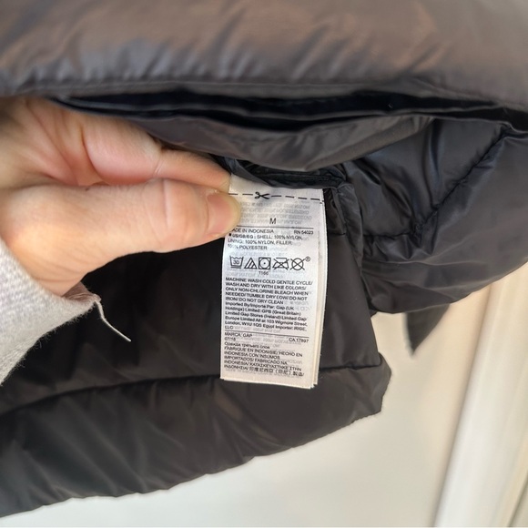 GAP Black Puffer Coat Womens Size Medium Winter Full Zip Ski Jacket Warm Layers - Picture 6 of 7